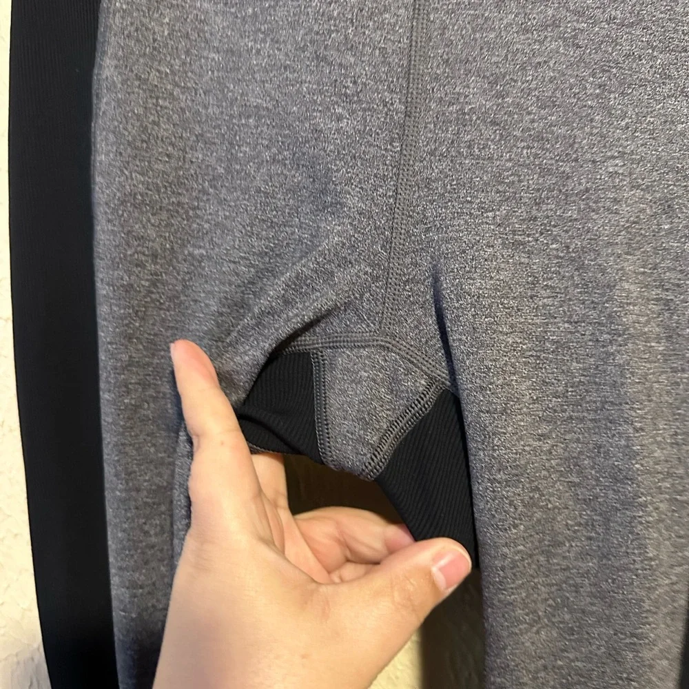 Lululemon Crop Leggings On Your Mark Gray & Black Size‎ 6